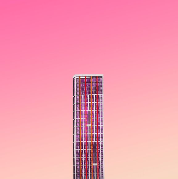 Moderne Architektur vor pinkem Himmel